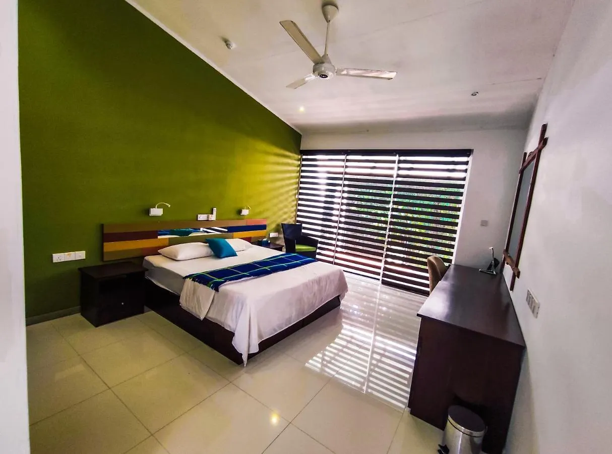 The Yacht Riverside Villa Near Colombo International Airport Ganepola Guest house