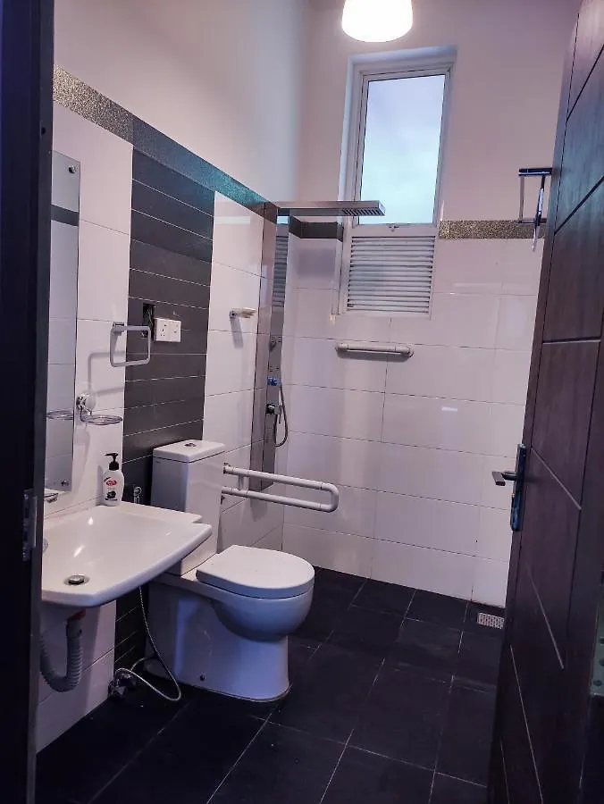 Guest house The Yacht Riverside Villa Near Colombo International Airport Ganepola